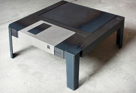 Floppy-Disk-Table
